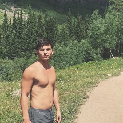 Profile Picture of John Jimenez (@Johnnjimenezz) on Twitter
