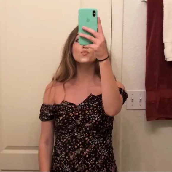 Profile Picture of Alex Van der maaten (@alexvdm) on Poshmark