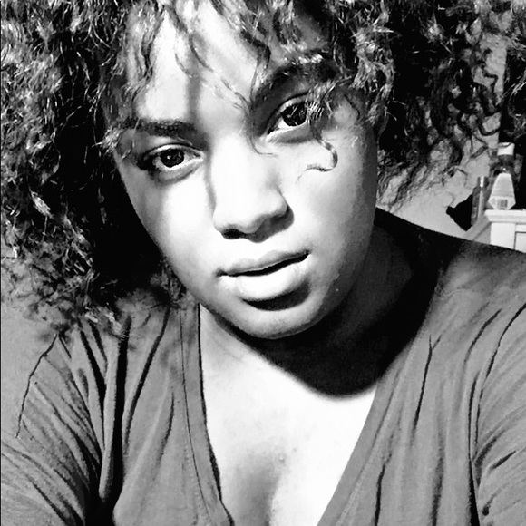 Profile Picture of Kalaia Jacobs (@kjacobs9) on Poshmark