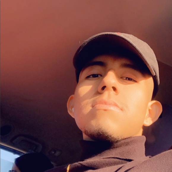 Profile Picture of Eddy Chavez-chuvac (@yogireckz) on Poshmark