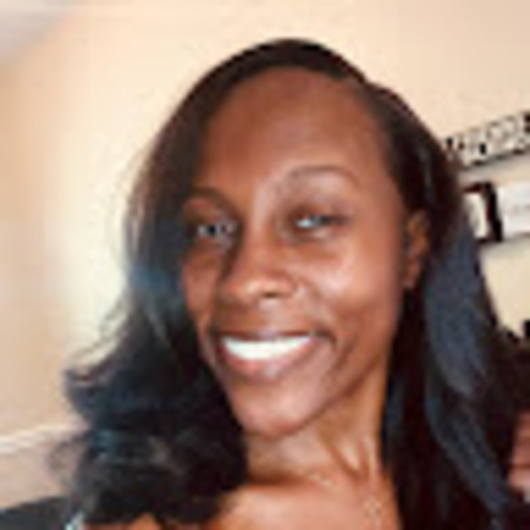 Profile Picture of Alexis Ponder (@lxsponder) on Poshmark