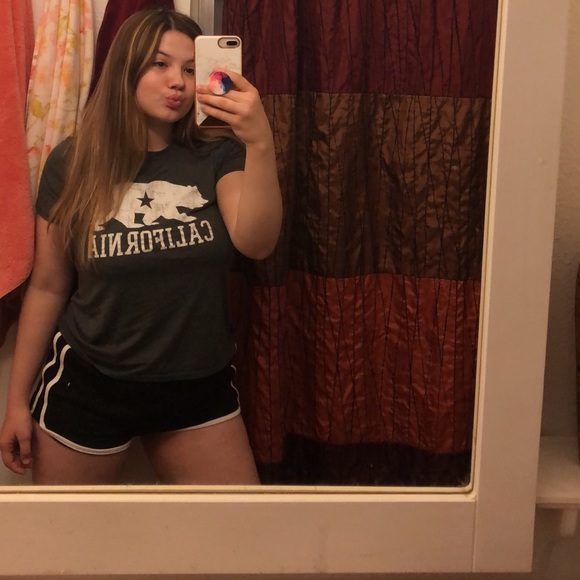 Krystal Poole - Poshmark Profile Picture of Krystal Poole (@dtx_susu41) on Poshmark