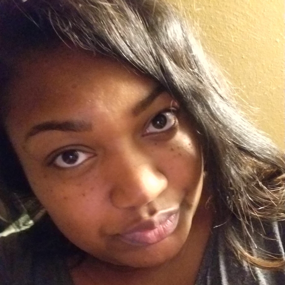 Profile Picture of Tomika Dixson (@tomika_dixson) on Poshmark