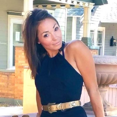 Profile Picture of Leslie Shubert (@feather_la) on Twitter