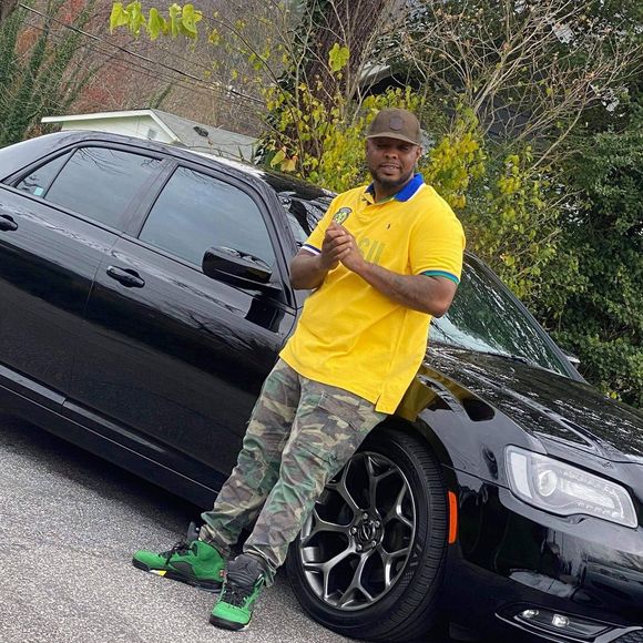 Profile Picture of Maurice Crump (@mauricecrump) on Poshmark