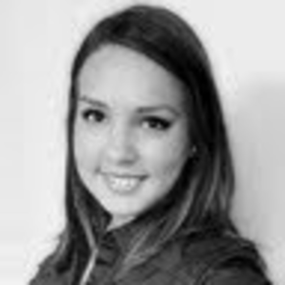 Profile Picture of Bryanne Schwarz (@bryanneschwarz) on Poshmark