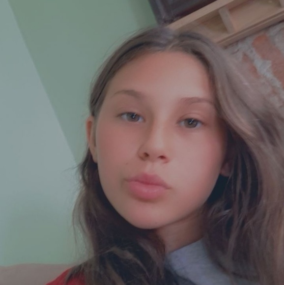 Profile Picture of Lara Rodriguez (@itz_lara) on Poshmark