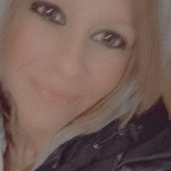 Profile Picture of Courtney Clodfelder (@angeleyes_69101) on Poshmark