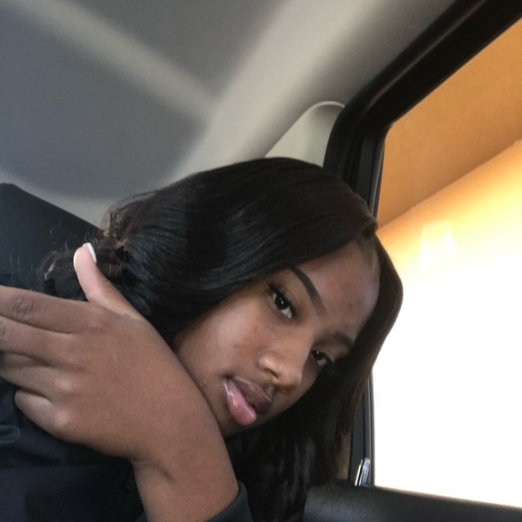 Profile Picture of Tiana Hendricks (@enjoynunee) on Poshmark