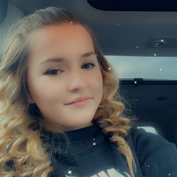 Profile Picture of Loretta Light (@lorettalight) on Poshmark