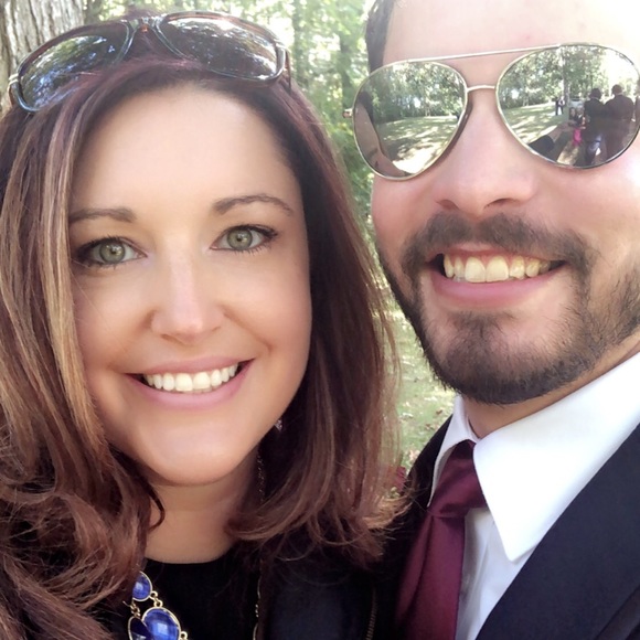 Profile Picture of Amy Howison (@aehow468) on Poshmark