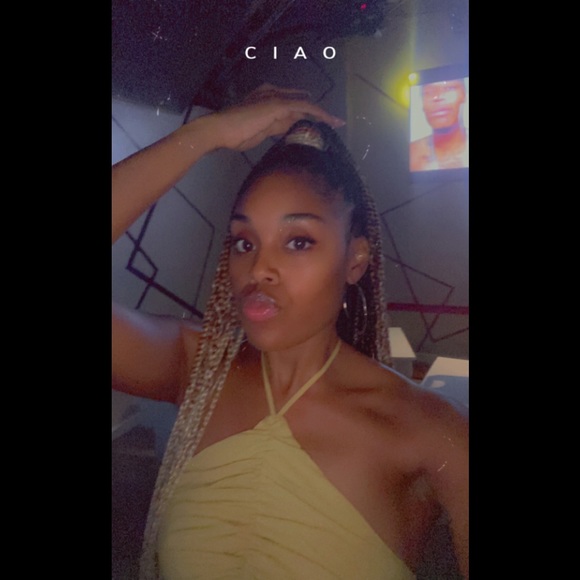 Profile Picture of Shanobia Rayford (@shanobiarayford) on Poshmark