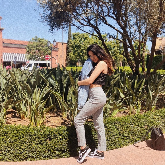 Arianna Namvar - Poshmark Profile Picture of Arianna Namvar (@ariannanamvar) on Poshmark