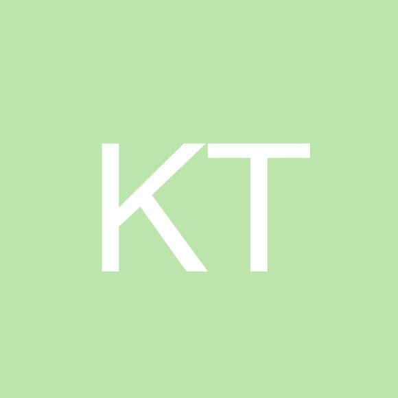 Profile Picture of Kori Thorne (@korithorne) on Poshmark