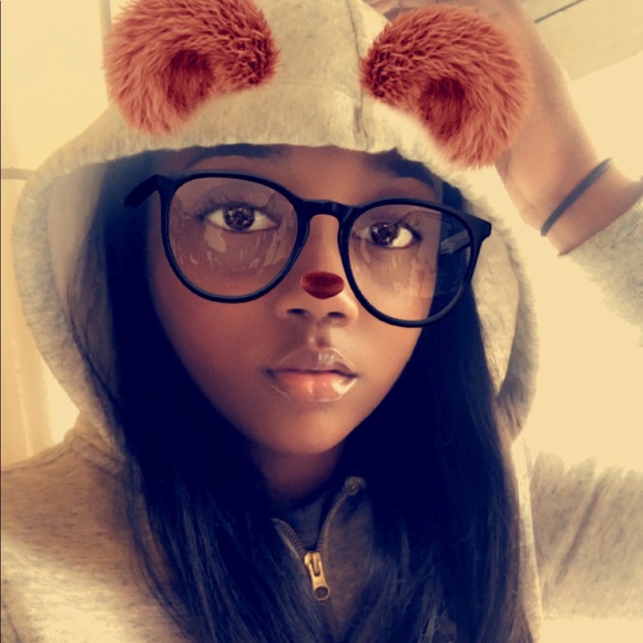 Profile Picture of Monique Bennett (@moniquebenne188) on Poshmark