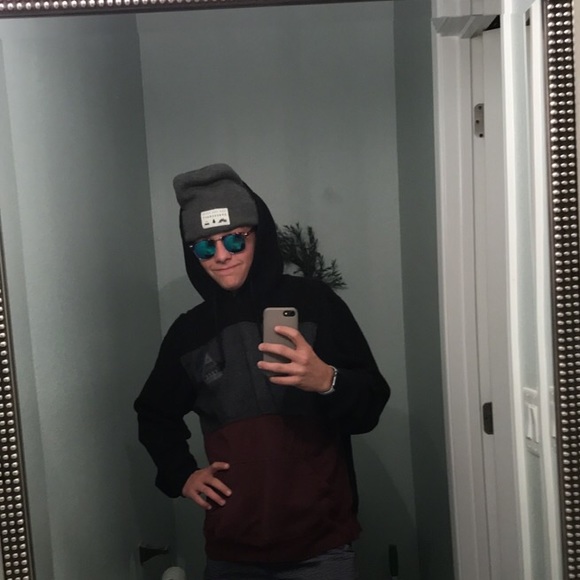 Profile Picture of Cole Campbell (@colby2525) on Poshmark