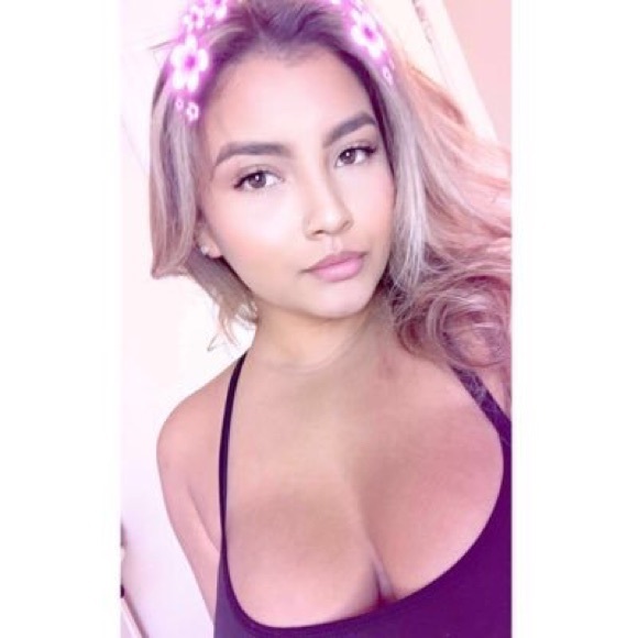 Profile Picture of Yaritza Sanchez (@ysanchez357) on Poshmark
