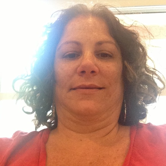 Profile Picture of Yvonne Fabozzi (@yfabozzi) on Poshmark