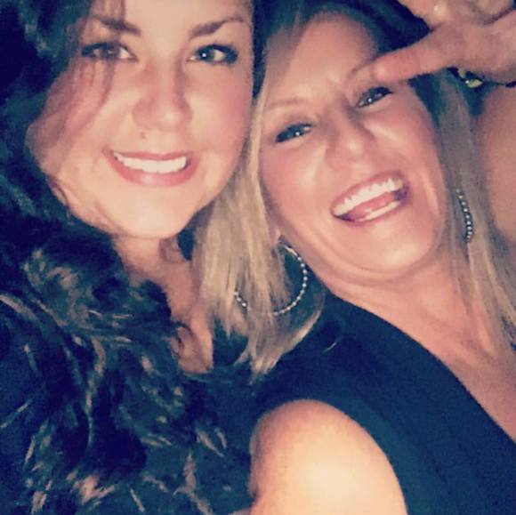 Profile Picture of Penny Hossler (@4196190960) on Poshmark