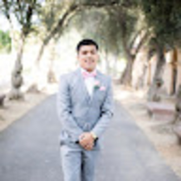 Profile Picture of Ivan Lomeli (@lomeli570) on Poshmark