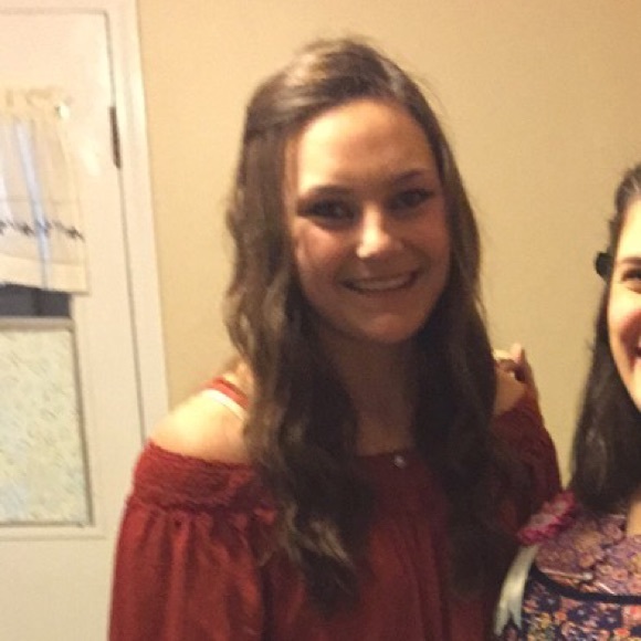 Katelynn Greving - Poshmark Profile Picture of Katelynn Greving (@katelynn16) on Poshmark