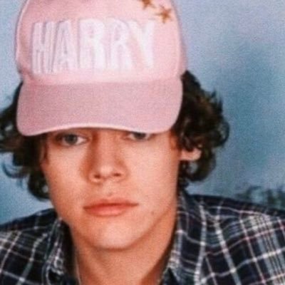 Profile Picture of 𝔤𝔯𝔞𝔠𝔢//𝔰𝔢𝔢𝔦𝔫𝔤 𝔥𝔞𝔯𝔯𝔶 & 𝔩𝔬𝔲𝔦𝔰 (@lwtbeautifully) on Twitter