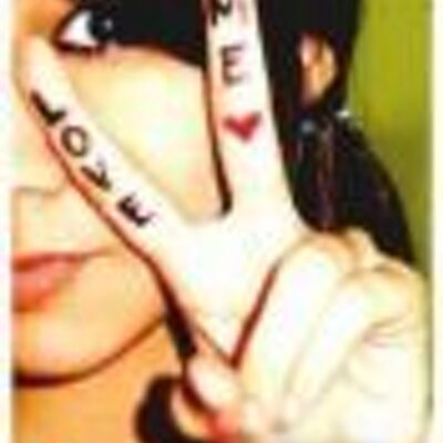 Profile Picture of Nancy Roberts (@channy_bunny) on Twitter