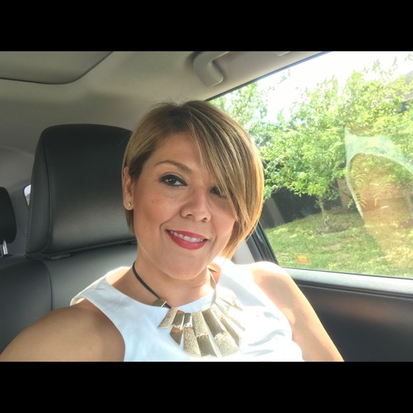 Profile Picture of Cinthia Bouchot (@cbouchot) on Poshmark