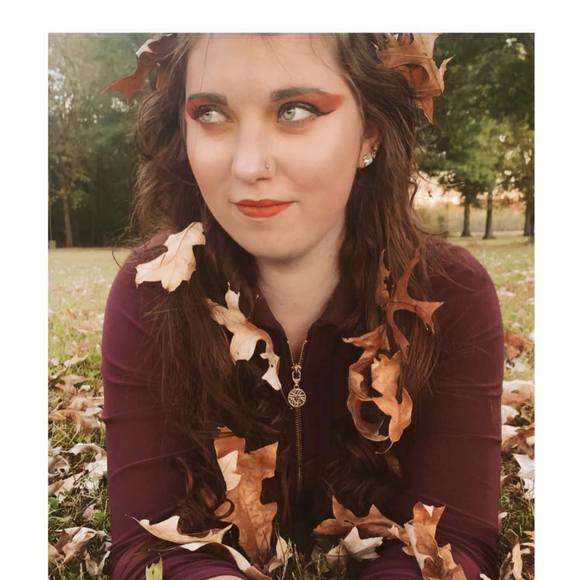 Profile Picture of Melinda Pollock (@melinder21) on Poshmark