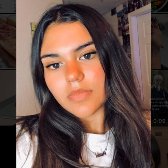 Profile Picture of Paula elena Cuello (@pcuello) on Poshmark