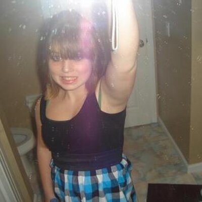 Profile Picture of Carly  Bryan (@carlybobmarleyy) on Twitter