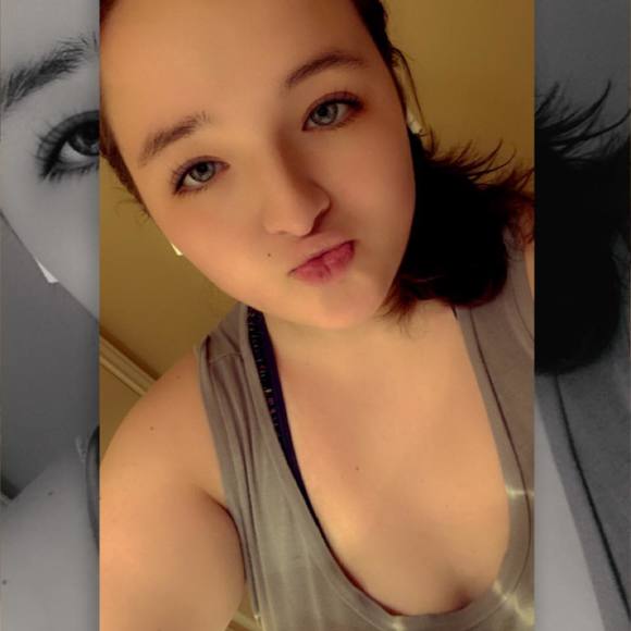 Profile Picture of Julia Himmelsbach (@jhimmelsbach) on Poshmark