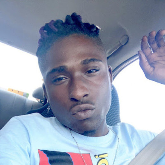 Profile Picture of Vontae Miggins (@vontaemiggins) on Poshmark