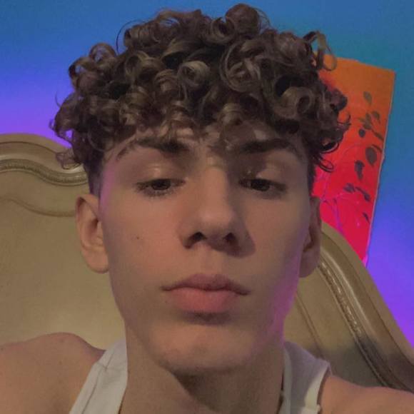 Profile Picture of Anthony Urso (@anthony_urso) on Poshmark