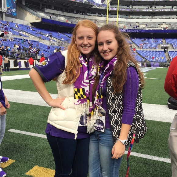 Profile Picture of Maria Janush (@mjanush) on Poshmark