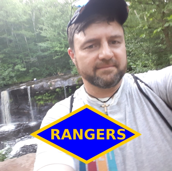 Profile Picture of Mike Rumer (@mikerumer) on Poshmark