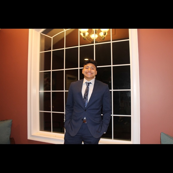 Profile Picture of Alejandro Alonzo (@spicalonzo) on Poshmark