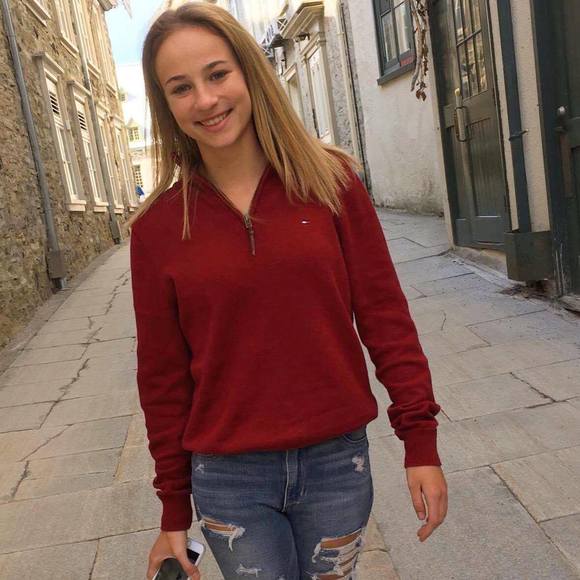 Profile Picture of Jade Nadeau (@roxy_jadou358) on Poshmark