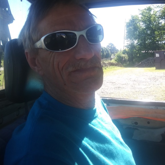 Profile Picture of Paul Burns (@paulburns455) on Poshmark