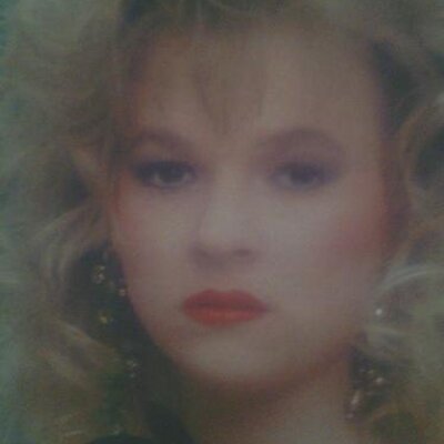 Profile Picture of ANDREA Majewski (@andrea_majewski) on Twitter