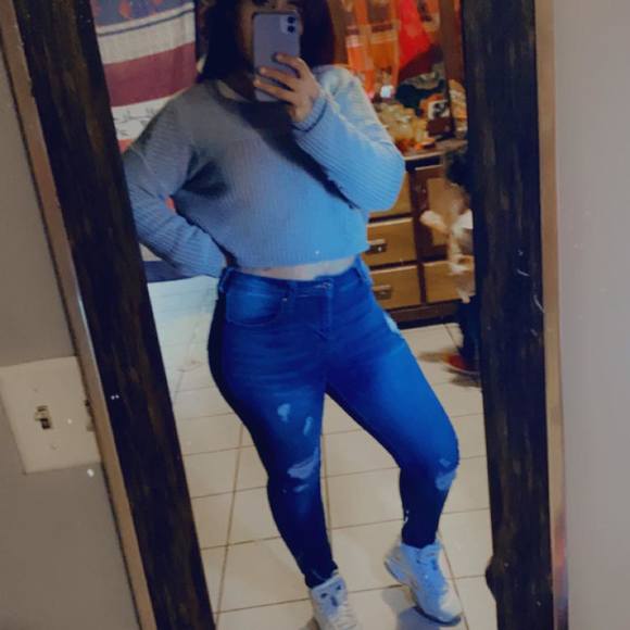 Profile Picture of Tatiana Hurtado (@tatiz_lupita) on Poshmark
