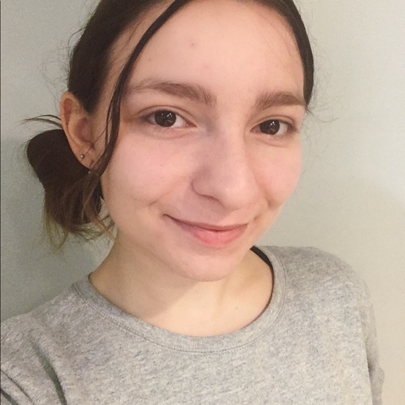 Profile Picture of Joann Schmidt (@want_it_wear_it) on Poshmark
