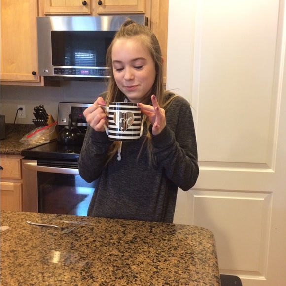 Profile Picture of Addy Thomas (@_addyjane_) on Poshmark