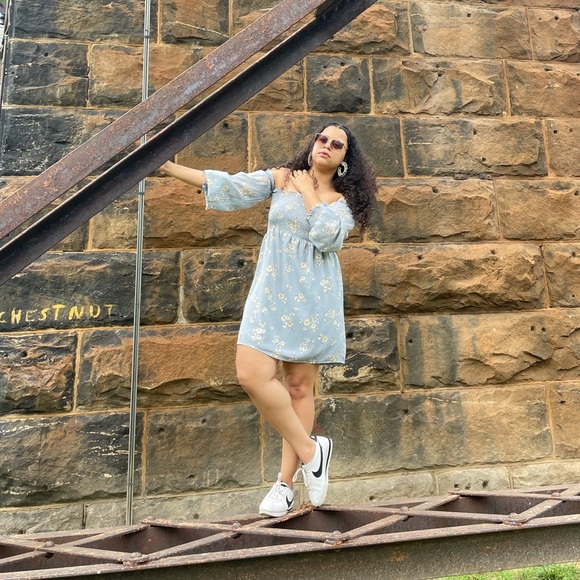 Profile Picture of Mixed cultured thrift @mixedculturedthrift (@mixed_cultured) on Poshmark