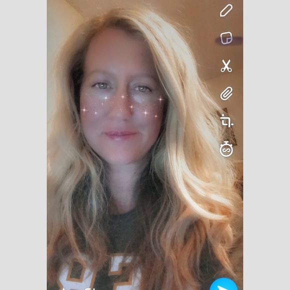 Profile Picture of Barbie Blansett (@barbieblansett) on Poshmark