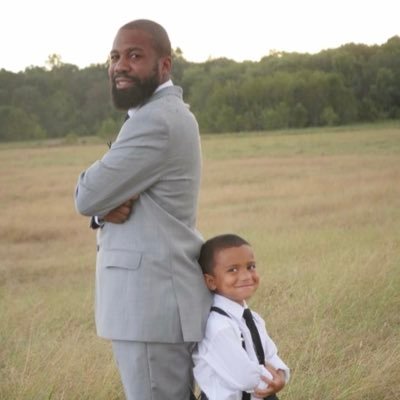 Profile Picture of Robert Crout (@rcrout83) on Twitter
