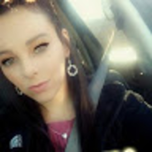 Profile Picture of Haley England (@haleyengland588) on Poshmark