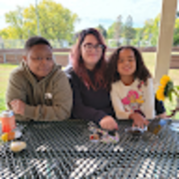 Profile Picture of Danielle Bohn (@danieebohn) on Poshmark