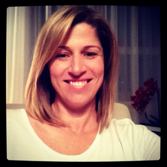 Profile Picture of Daniela Domingues (@dania2d) on Poshmark