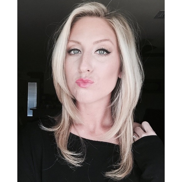 Profile Picture of Randi Littlejohn (@randiimt) on Poshmark